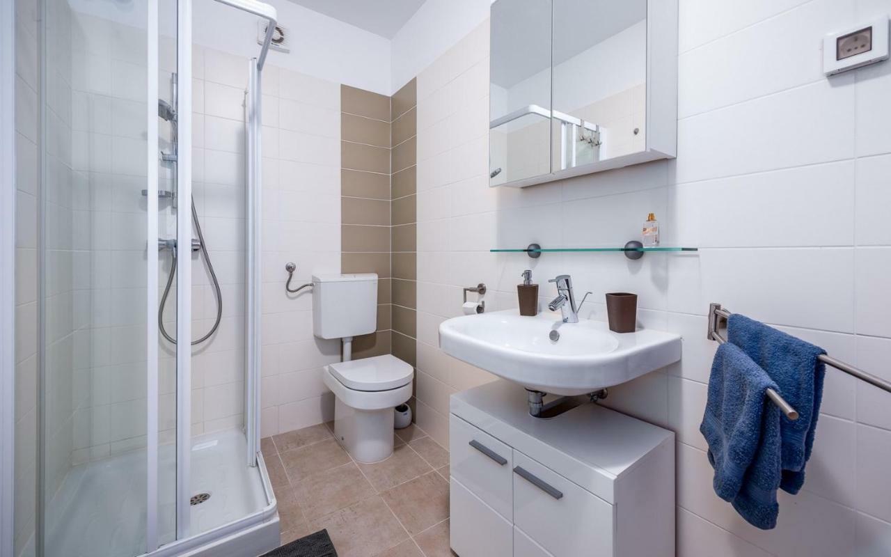 Laura House With Apartment Умаг Экстерьер фото