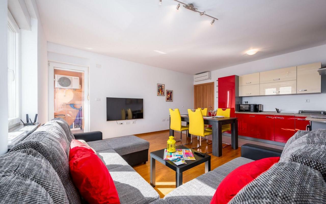 Laura House With Apartment Умаг Экстерьер фото