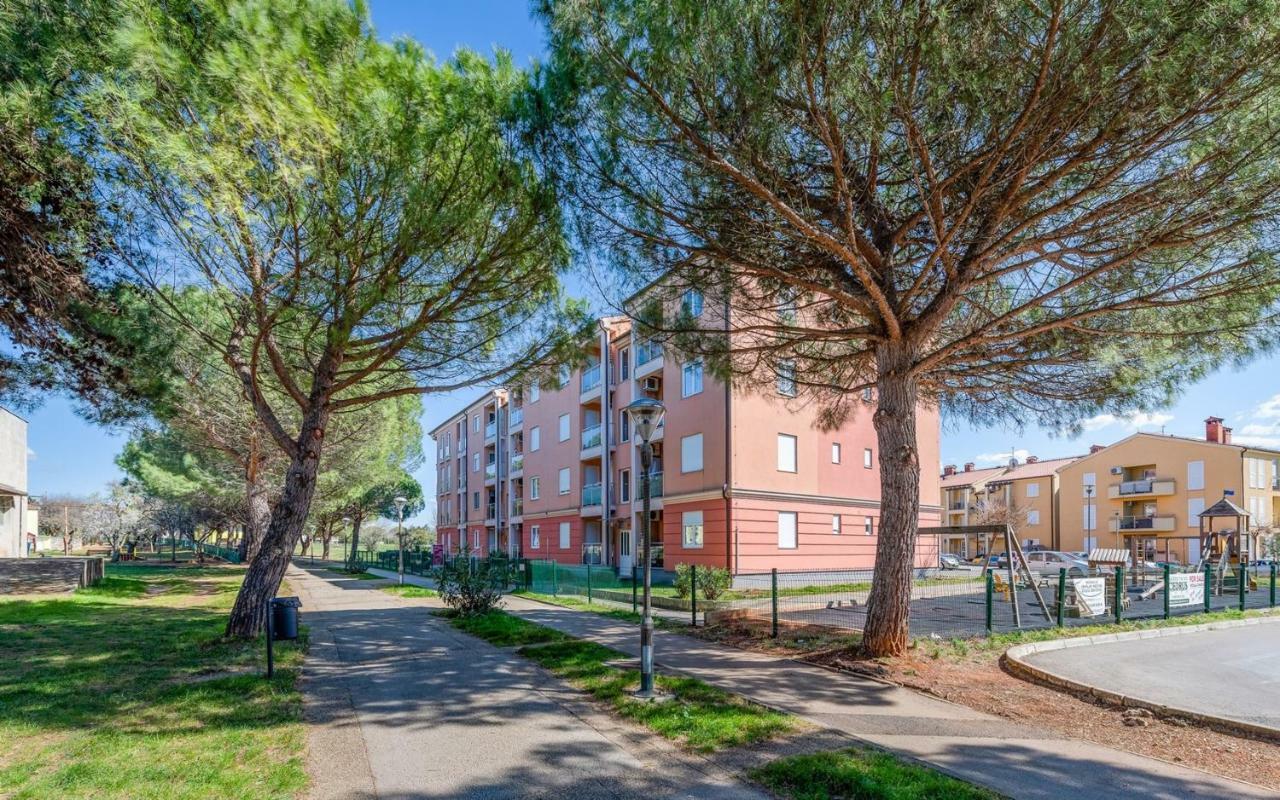 Laura House With Apartment Умаг Экстерьер фото