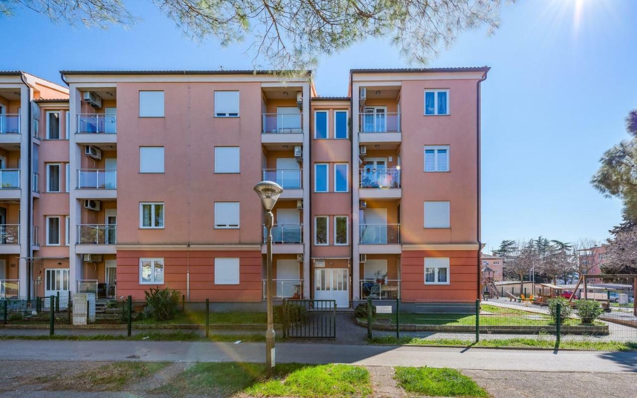 Laura House With Apartment Умаг Экстерьер фото