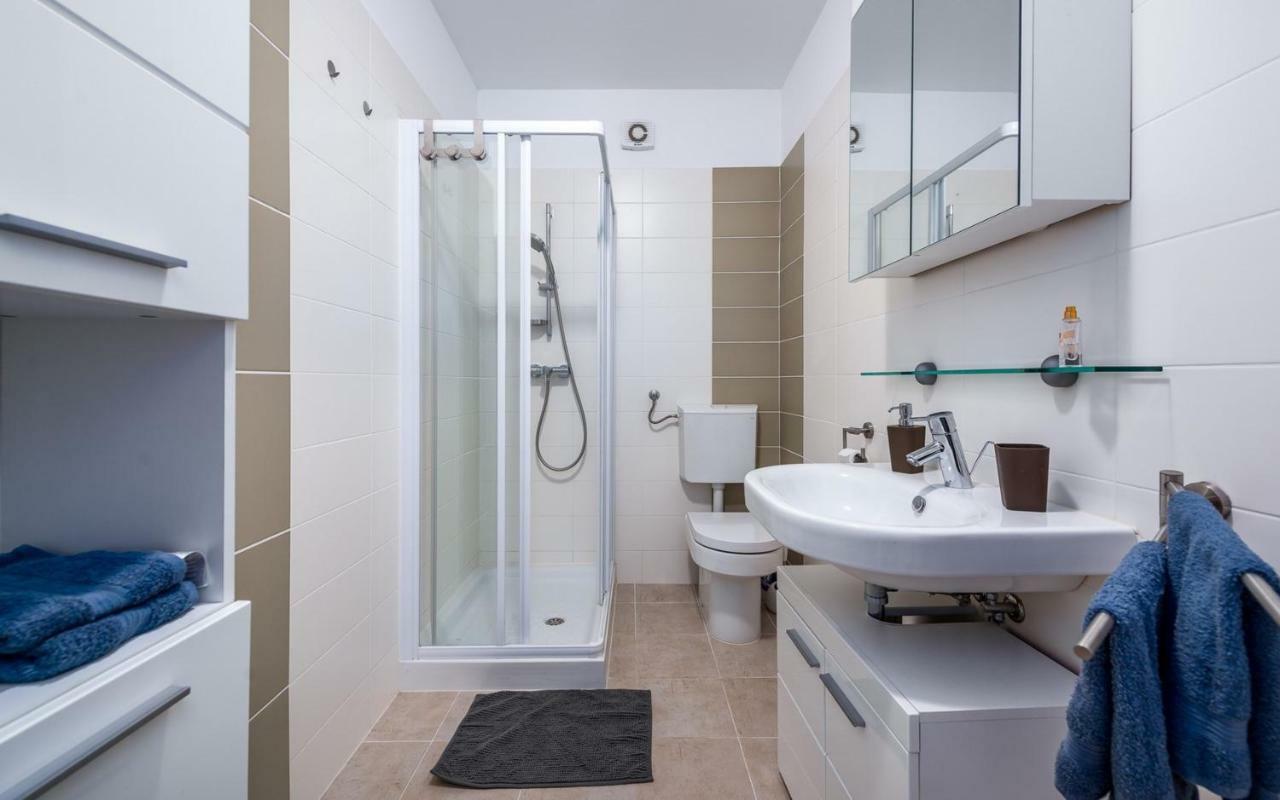 Laura House With Apartment Умаг Экстерьер фото