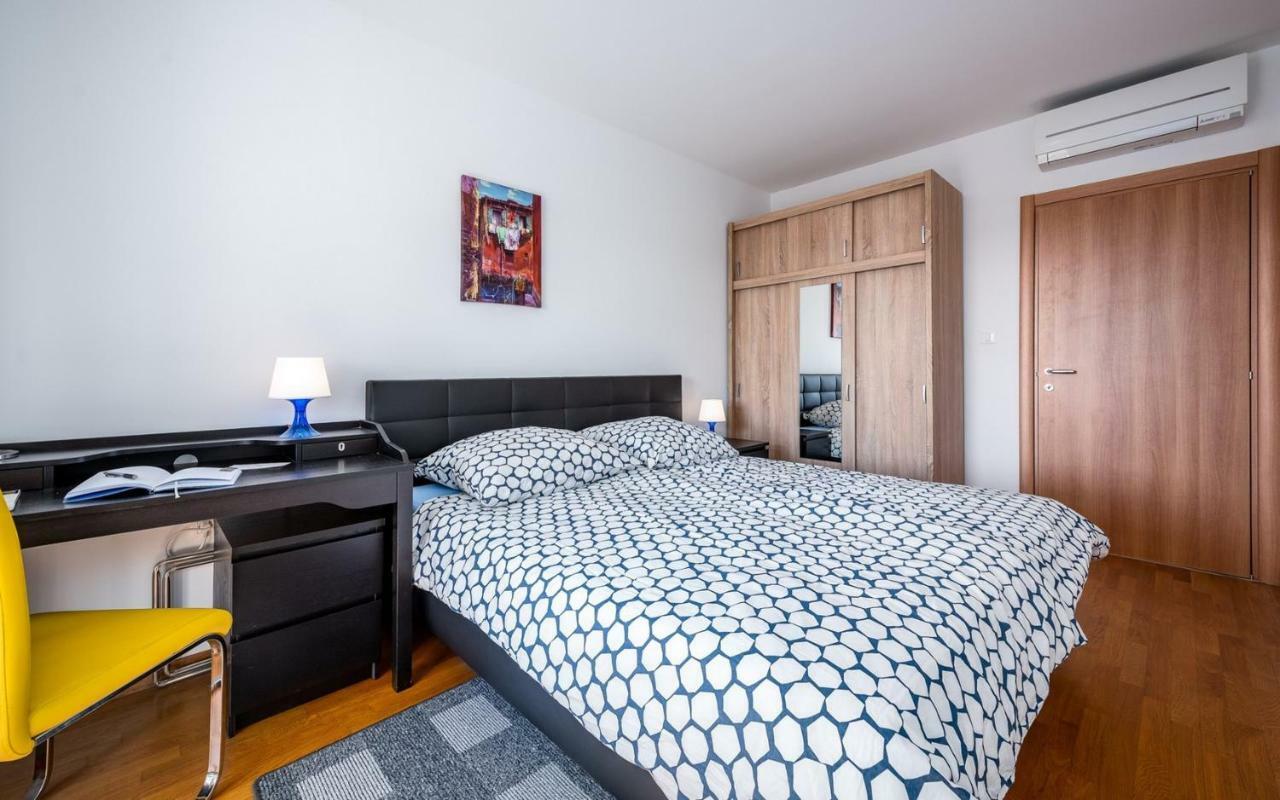 Laura House With Apartment Умаг Экстерьер фото